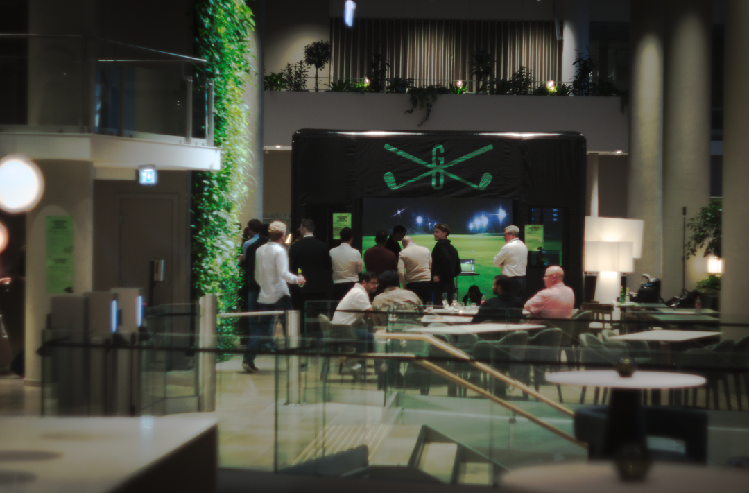 Simulator fra GolfUnity - et gøy samlingspunkt på firmafesten eller et event